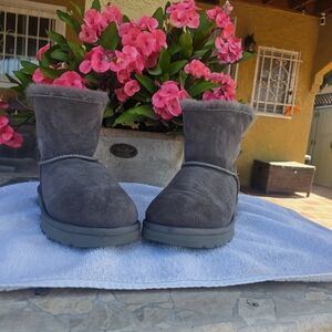 UGG Women's Short Suede Shearling Boots in Charcoal Gray